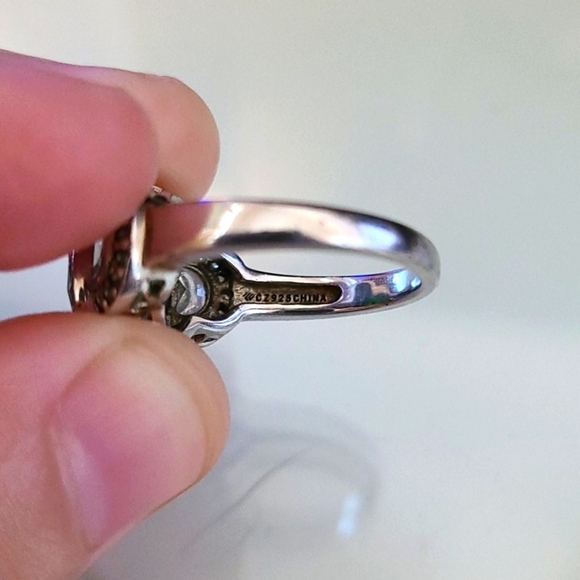 Sterling Silver and CZ Green Ring - Picture 3 of 6